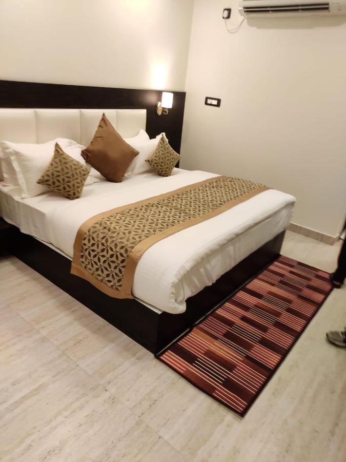 Hotel Vinayak Λάκναου Εξωτερικό φωτογραφία