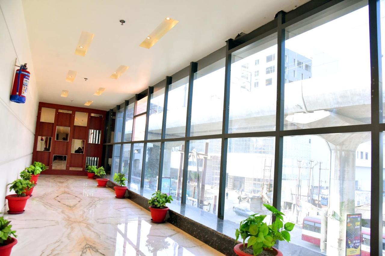 Hotel Vinayak Λάκναου Εξωτερικό φωτογραφία