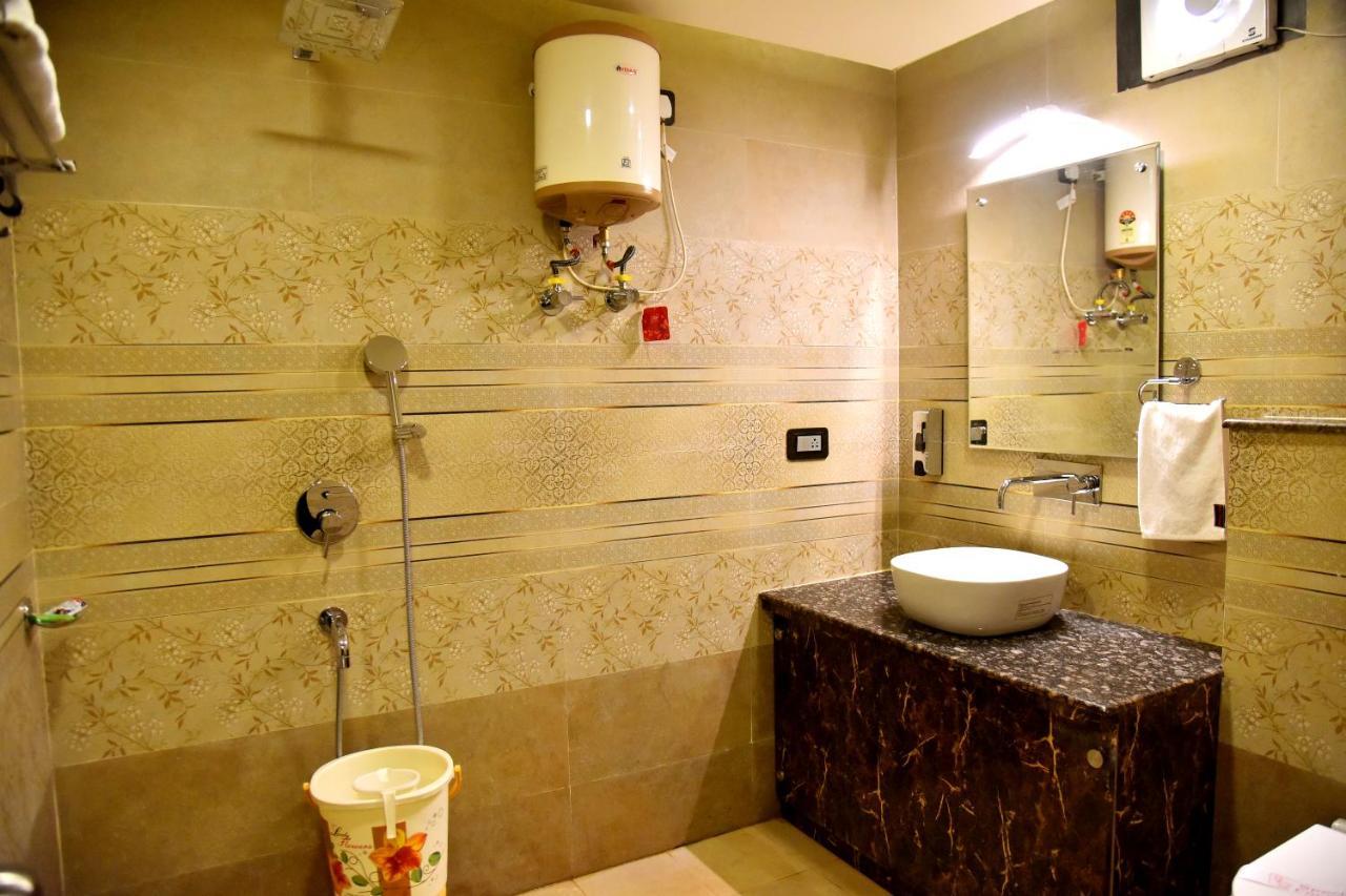 Hotel Vinayak Λάκναου Εξωτερικό φωτογραφία