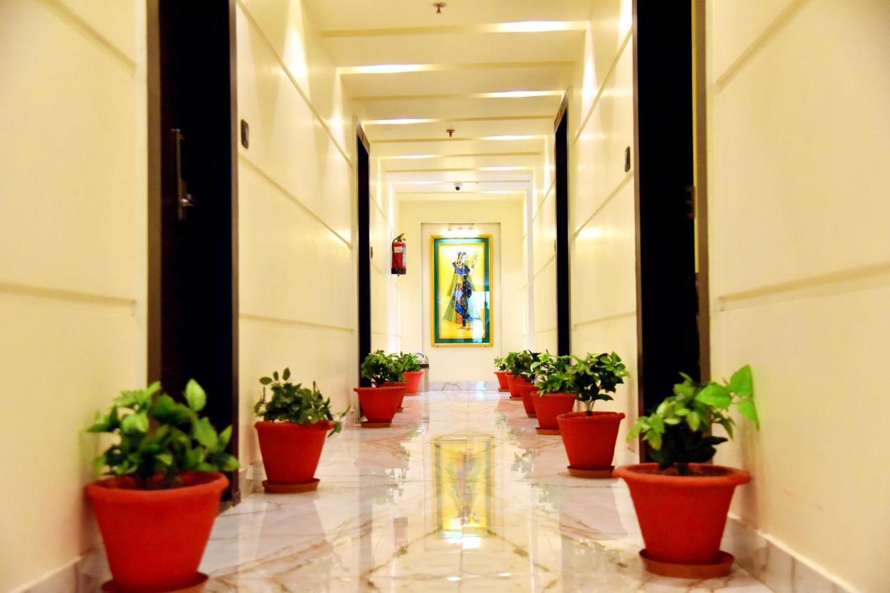 Hotel Vinayak Λάκναου Εξωτερικό φωτογραφία