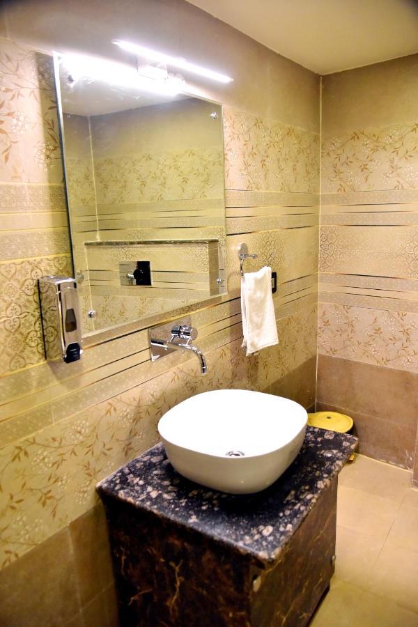 Hotel Vinayak Λάκναου Εξωτερικό φωτογραφία