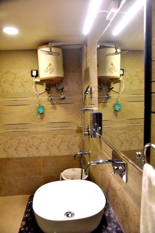 Hotel Vinayak Λάκναου Εξωτερικό φωτογραφία