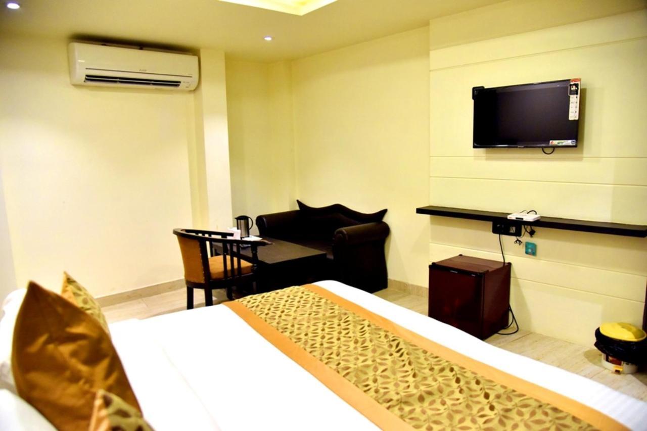 Hotel Vinayak Λάκναου Εξωτερικό φωτογραφία